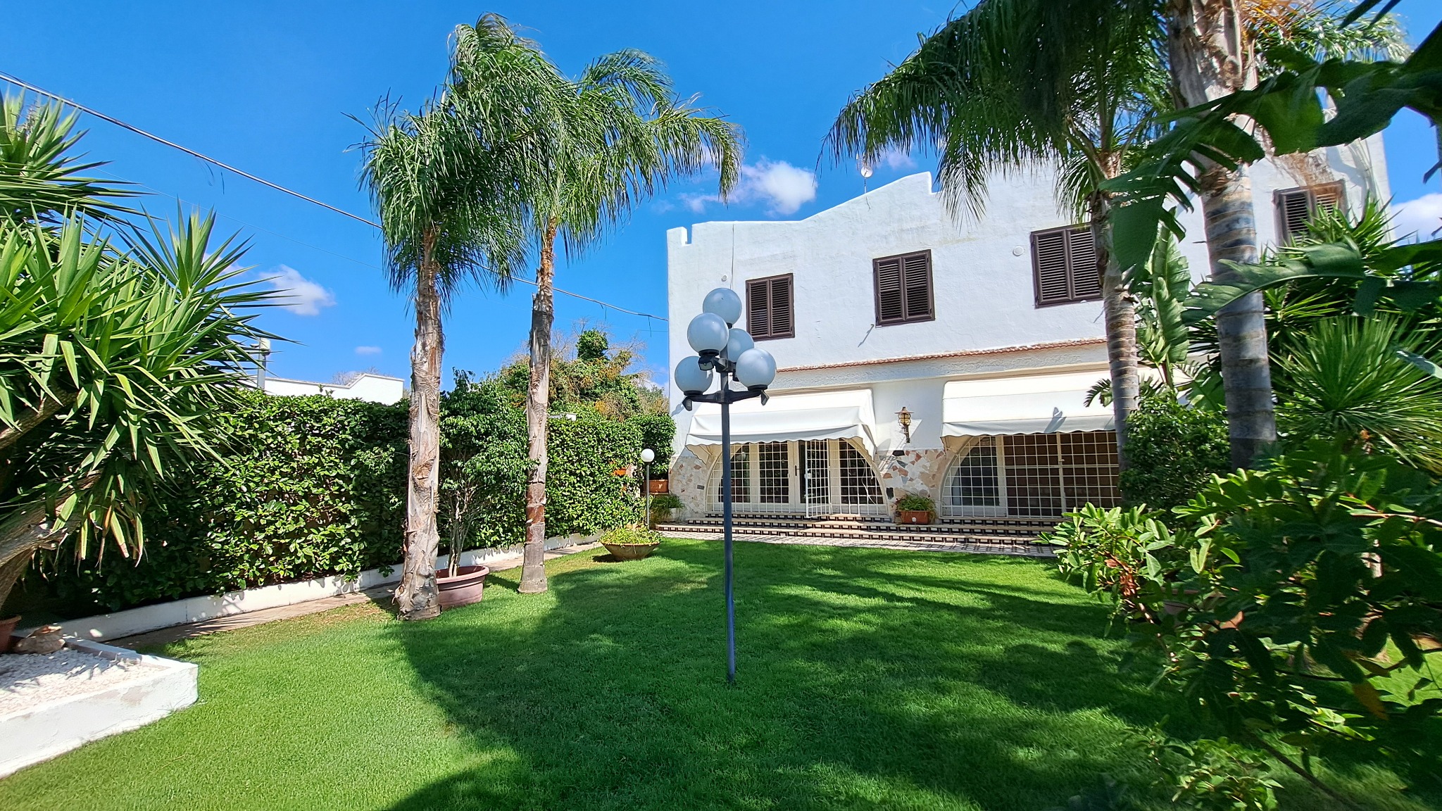 Villa e giardino del B&B Mary a Porto Cesareo